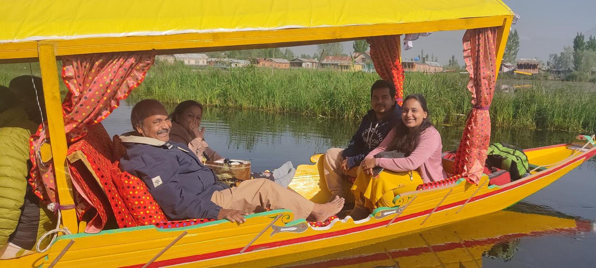 Hotel Houseboat Wild Rose Srīnagar Esterno foto